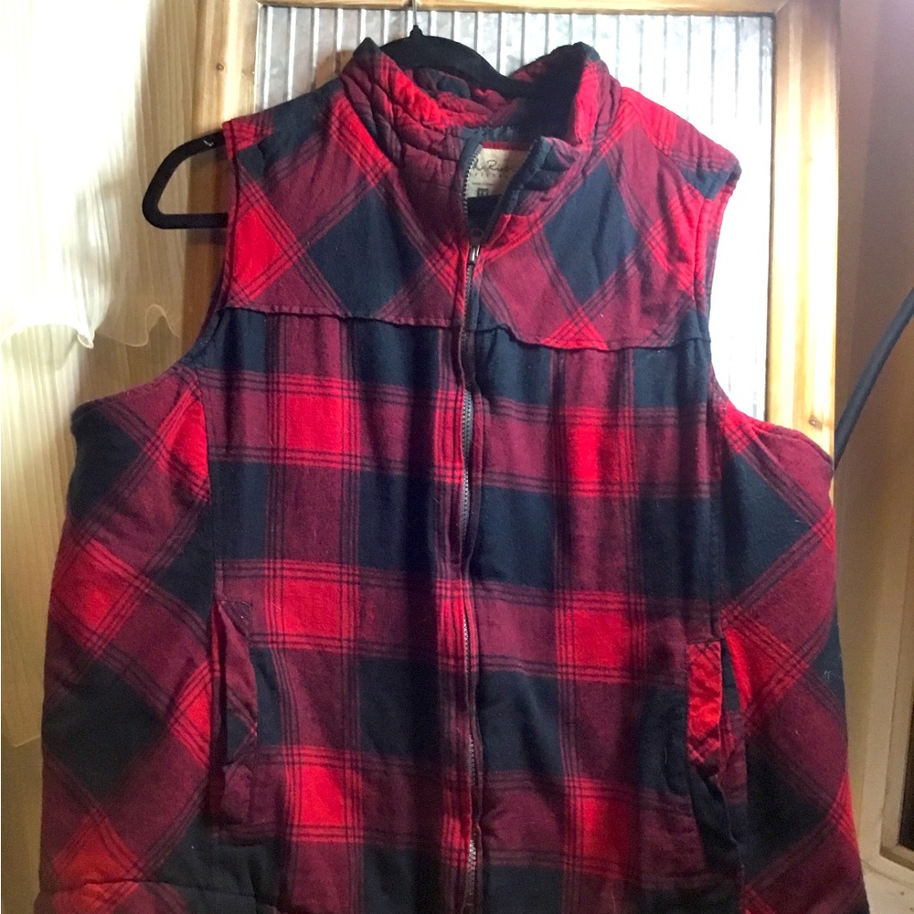 Quilted Flannel buffalo plaid vest. North River Outfitters
